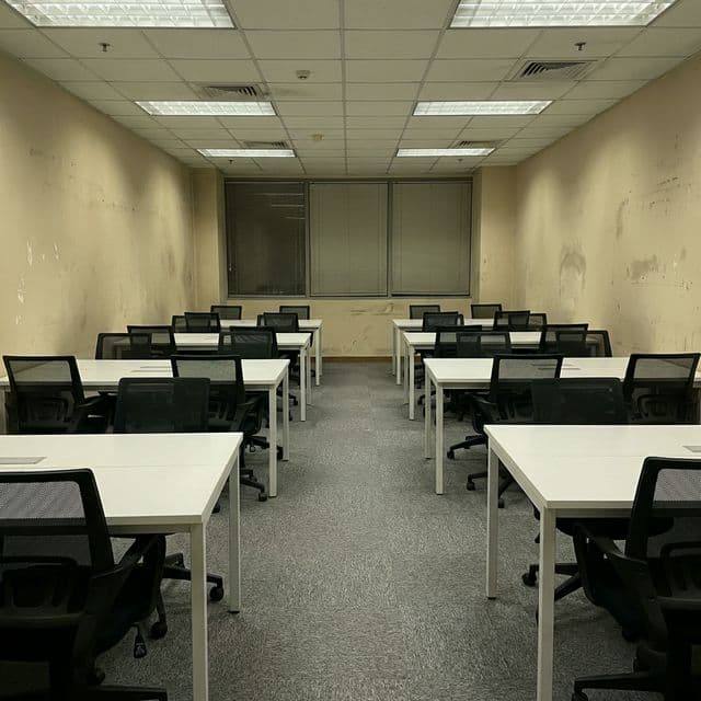 Before painting: Commercial Office Refurbishment in Canary Wharf in Canary Wharf, London